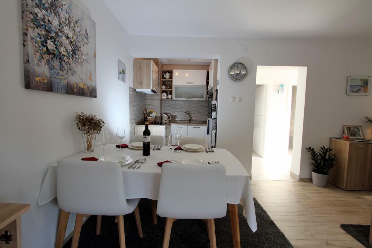 Appartamento Apartman Ana Otočac Esterno foto