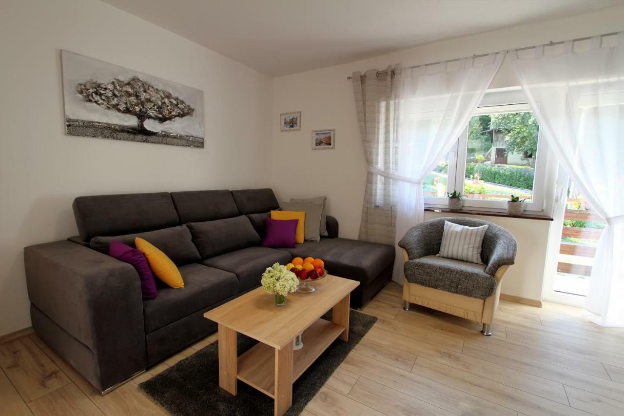 Appartamento Apartman Ana Otočac Esterno foto
