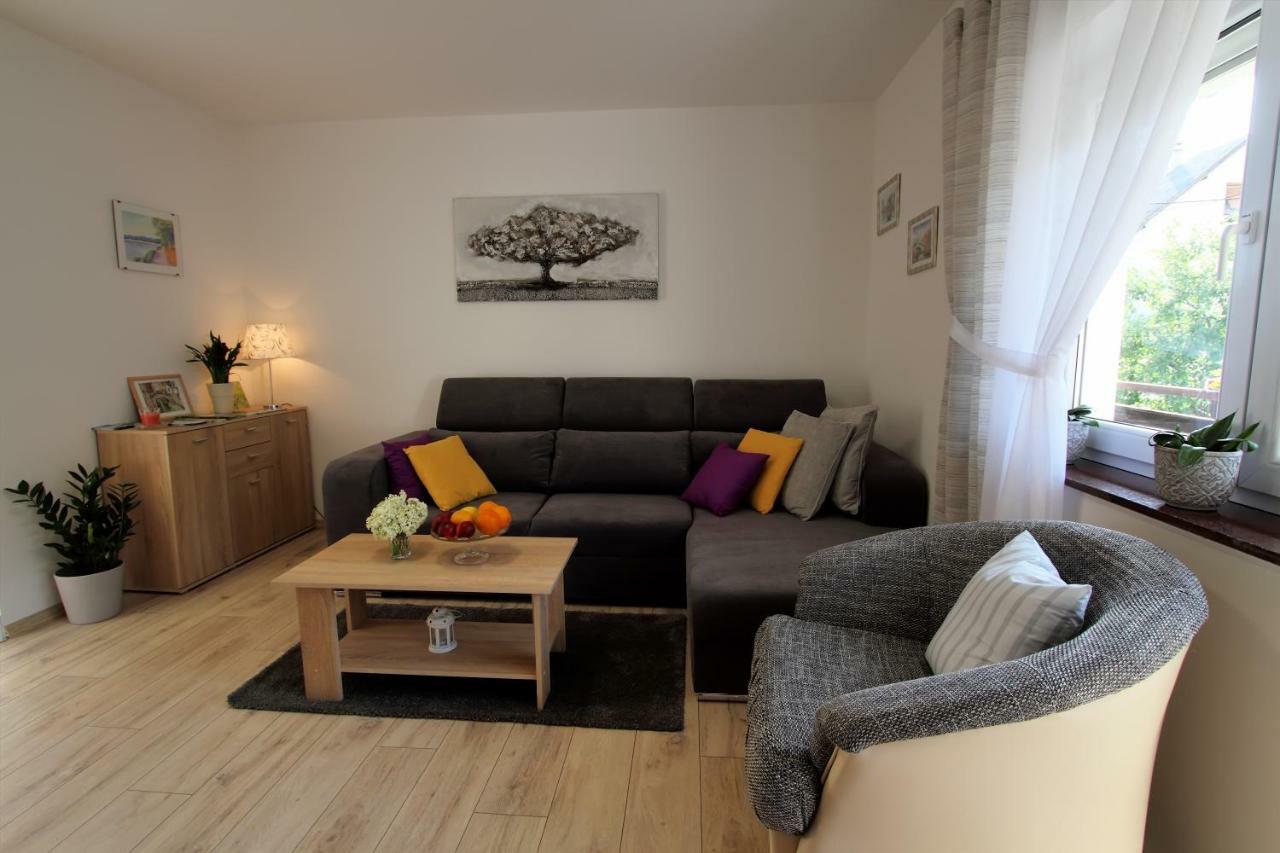 Appartamento Apartman Ana Otočac Esterno foto