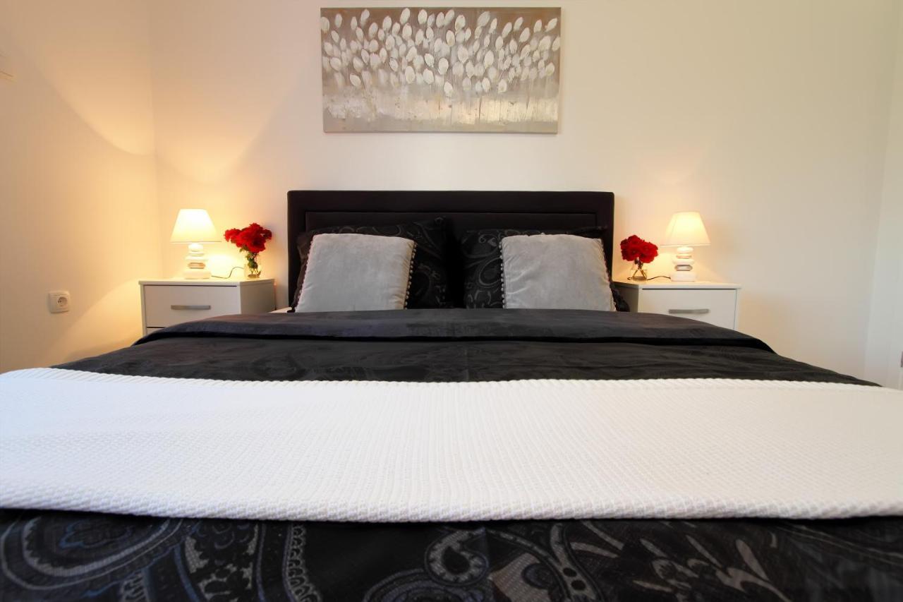 Appartamento Apartman Ana Otočac Esterno foto